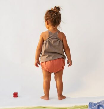 Camiseta tirante gomas bebé